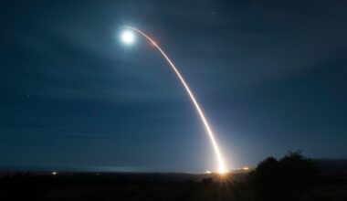 Trumpo atsakas Putinui: Amerika šovė tarpžemyninę balistinę raketą - 15min.lt