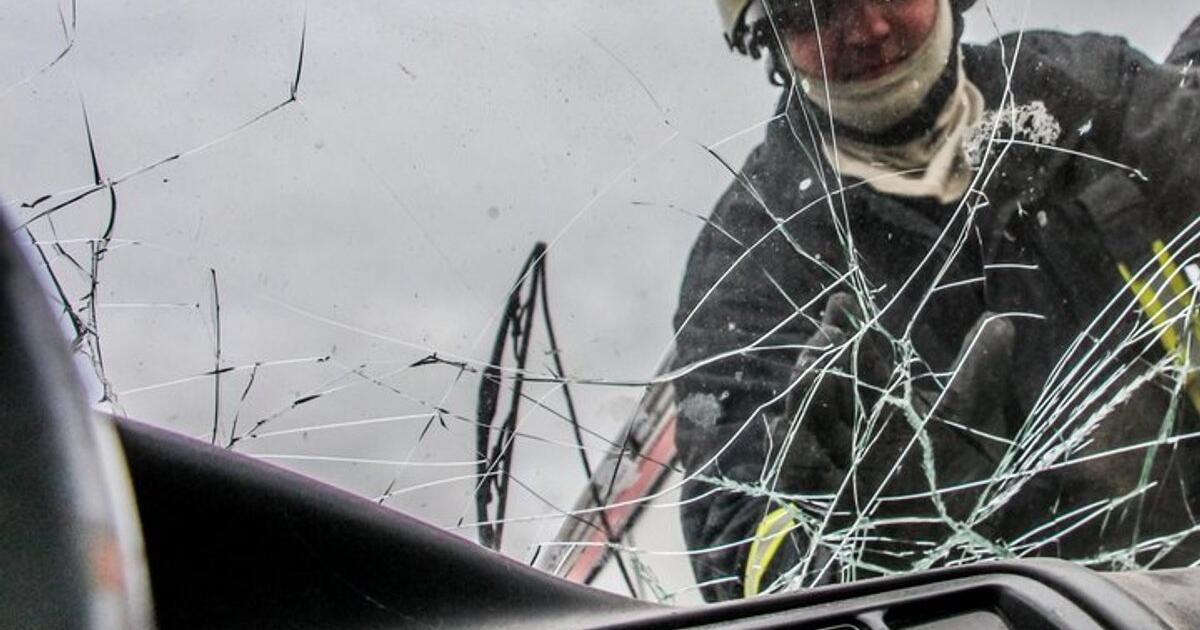 Didelė avarija netoli Rietavo – susidūrė vilkikas ir du lengvieji automobiliai