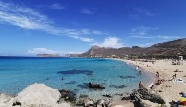 Kretos saloje per šaudymo incidentą žuvo mažiausiai du žmonės 