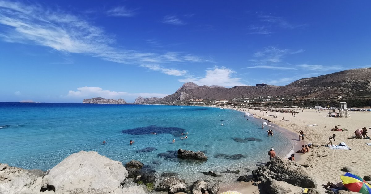 Kretos saloje per šaudymo incidentą žuvo mažiausiai du žmonės 