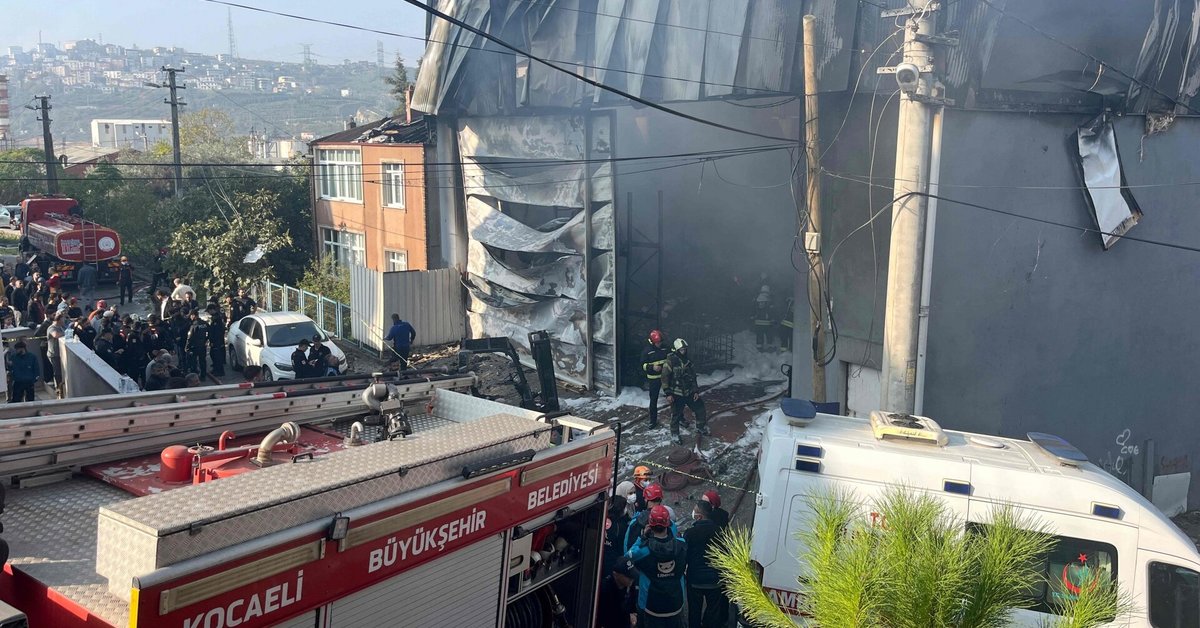 Turkijoje gaisras kvepalų sandėlyje nusinešė šešių žmonių gyvybes