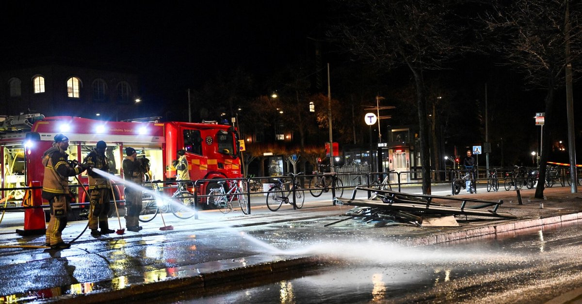 Stokholme autobusui įsirėžus į stotelę, žuvo trys žmonės ir dar trys buvo sužeisti
