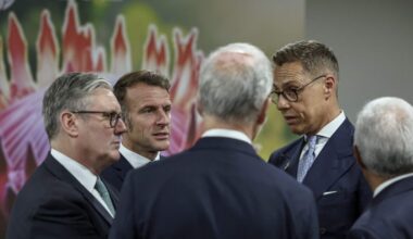 Vakarų lyderiai: dėl JAV plano Ukrainai reikia papildomai padirbėti