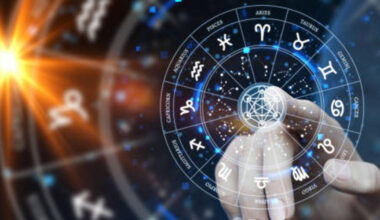 Dienos horoskopas 12 Zodiako ženklų: Avinams - vengti skubotų pažadų, Šauliams