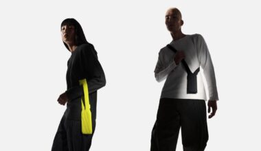 „Apple“ pristatė „iPhone“ telefonams skirtą kojinę, tačiau šio priedo kaina nustebins net ir visko mačiusius