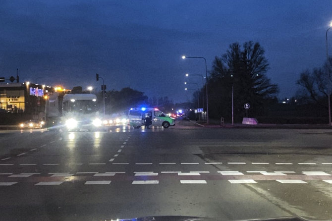 Facebook grupės „Kur stovi policija Alytuje“ nuotr./Įvykio vietoje