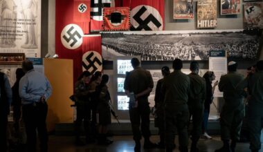 Lenkija dėl Holokausto muziejaus įrašo iškvietė Izraelio ambasadorių