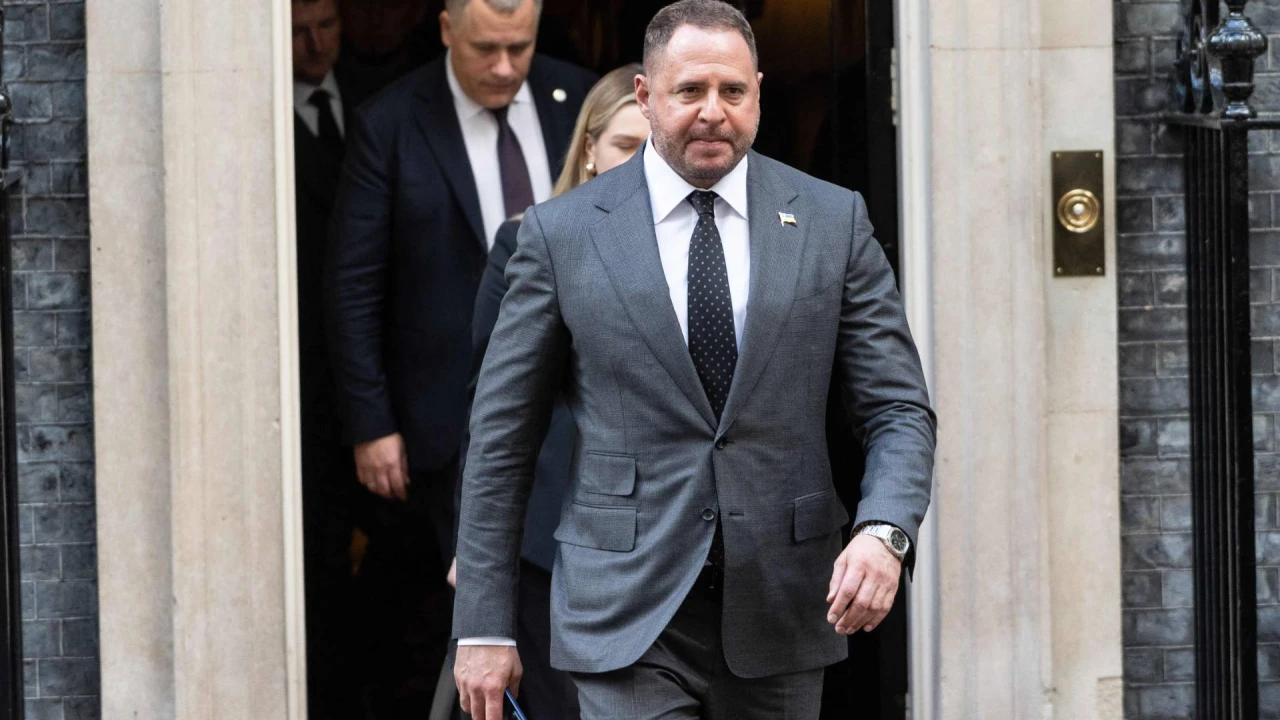 Atliekamos kratos Ukrainos prezidento biuro vadovo namuose; VERT patvirtino visuomeninės elektros ir dujų kainas - vz.lt