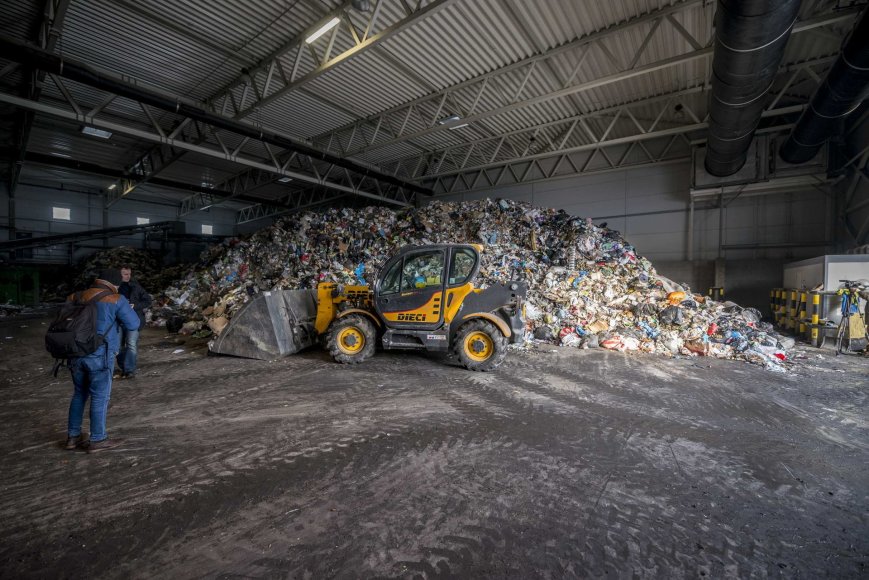 Kauno miesto savivaldybės nuotr./Kauno regiono MBA atliekų rūšiavimo centras