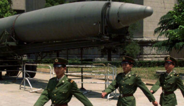 Trumpui grūmojant, Kinija ėmėsi veiksmų branduolinio ginklo bandymų poligone