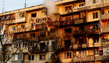 Rusija nori išvesti Kyjivą iš rikiuotės: šaudė į daugiabučius, paliko be elektros ir vandens