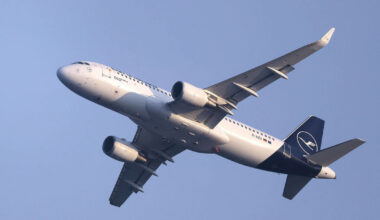 Vietoj Vilniaus Kaune nusileidusiame lėktuve iš Tenerifės – sumaištis: du keleiviai pabėgo | Verslas