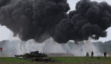 Lenkai verčiau valgytų žolę, nei taptų Rusijos kolonija, sako ministras