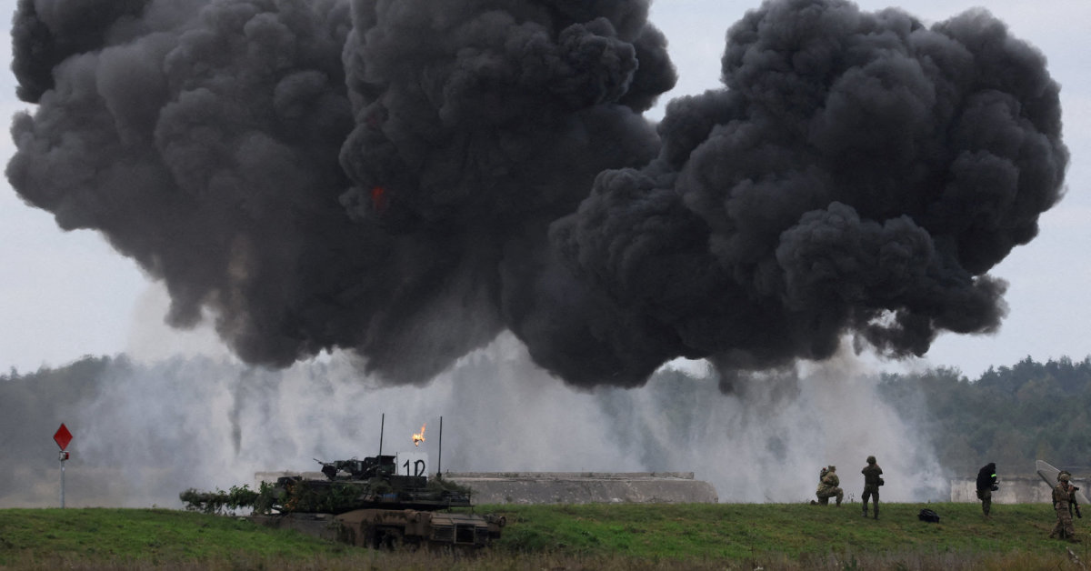 Lenkai verčiau valgytų žolę, nei taptų Rusijos kolonija, sako ministras