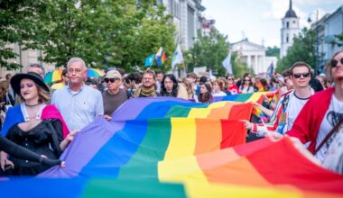 Istorinis teismo sprendimas: visos ES šalys turi pripažinti tos pačios lyties santuokas