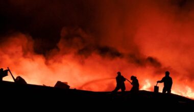 Netoli Argentinos sostinės nugriaudėjo keli sprogimai, kilo didelis gaisras, sužeista virš 20 žmonių