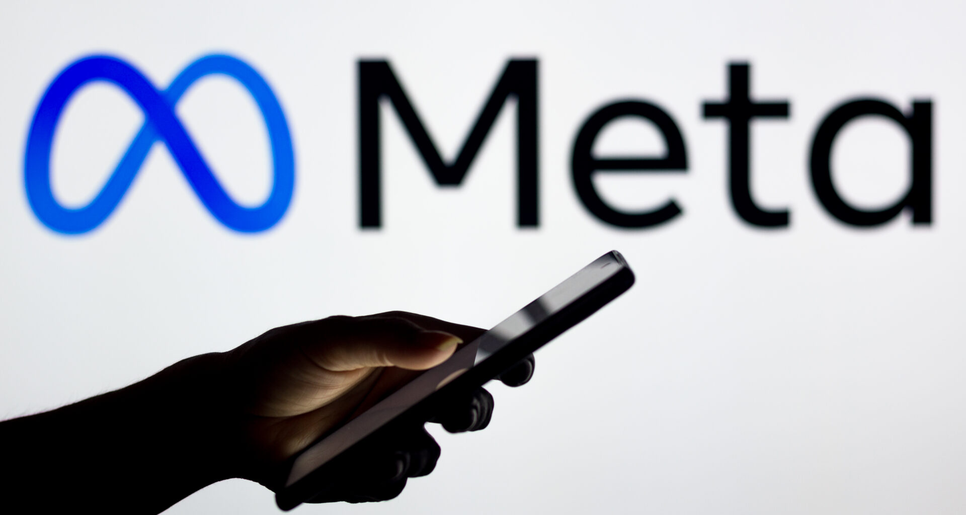 „Meta“ uždirba milijardus dolerių iš sukčių reklamų