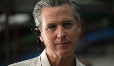 Gavinas Newsomas: JAV prezidentas demokratas be dvejonių vėl prisijungtų prie Paryžiaus susitarimo