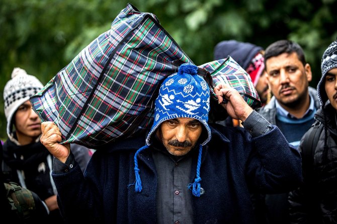 Vidmanto Balkūno / 15min nuotr./Migrantai Serbijos - Kroatijos pasienyje