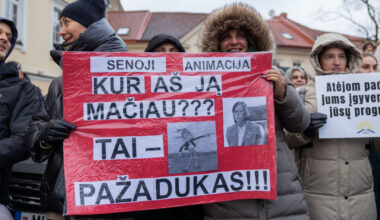 Mokytojai mitinge reikalavo vykdyti pažadus: ministrei švilpė ir šaukė gėda