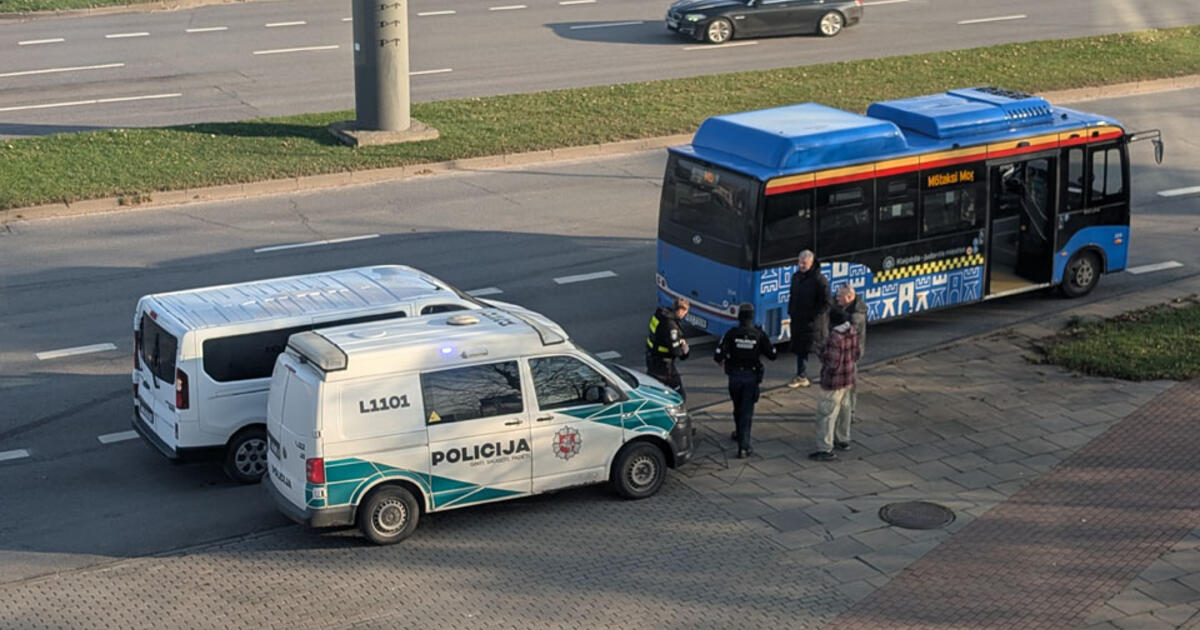 Į avariją pateko maršrutinis taksi (video)