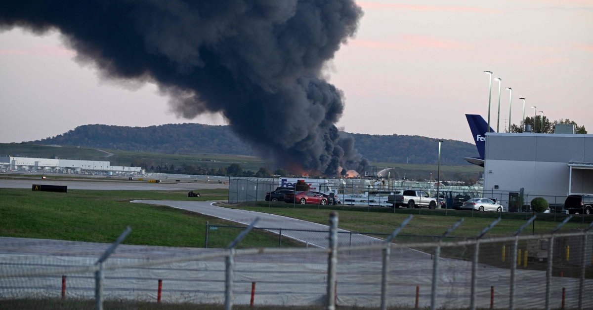 Netoli Luisvilio oro uosto sudužo krovininis lėktuvas: pranešama apie sužeistuosius