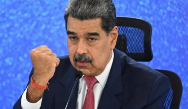 „The Atlantic“: į kampą įspeistas Maduro derasi su JAV dėl atsistatydinimo – ko už tai nori