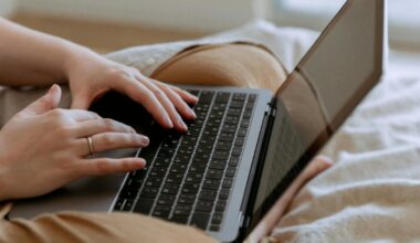 Tyrimas: pasaulinių įmonių „chatbotuose“ pavojingi patarimai ir prieiga prie klientų duomenų | Verslas