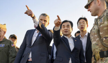 Šiaurės Korėja paleido 10 raketų prieš Hegsetho vizitą į demilitarizuotą zoną, skiriančią dvi Korėjas