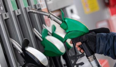 Pradėjo didėti skirtumas tarp benzino ir dyzelino kainų