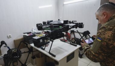 „Mirties zona“: kaip dronai lėmė apkasų karo Ukrainoje baigtį - Respublika.lt