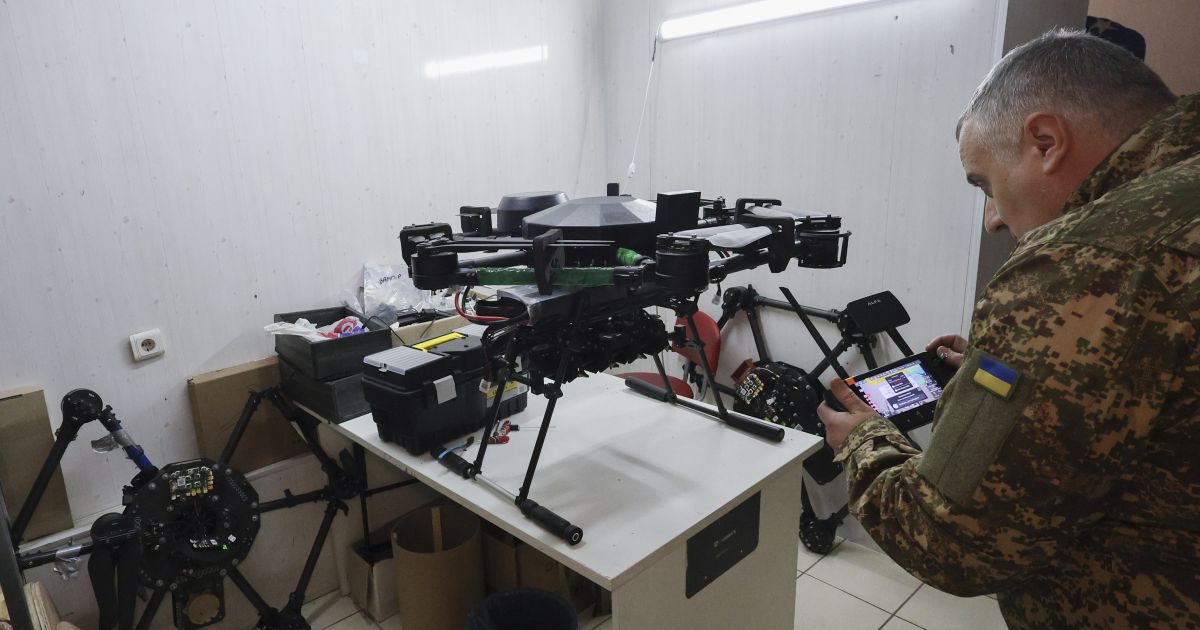 „Mirties zona“: kaip dronai lėmė apkasų karo Ukrainoje baigtį - Respublika.lt