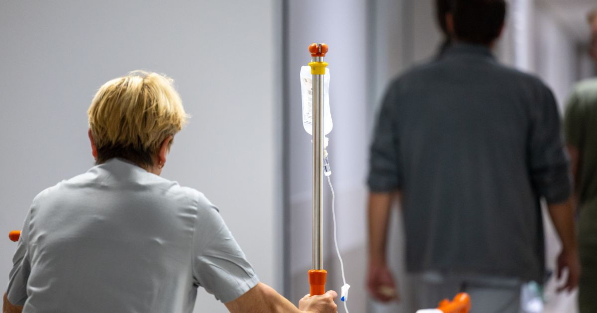 Parlamentarai uždraudė priemokas už sveikatos priežiūros paslaugas - Respublika.lt