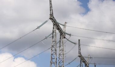 Daliai gaminančių vartotojų kitąmet didės elektros pasaugojimo tarifai - Respublika.lt