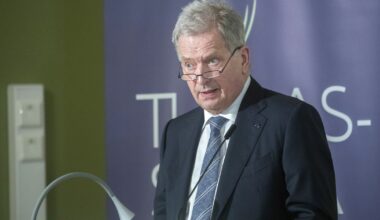 Buvęs Suomijos prezidentas Niinistö: europiečiai turėtų kalbėti su Putinu - Respublika.lt