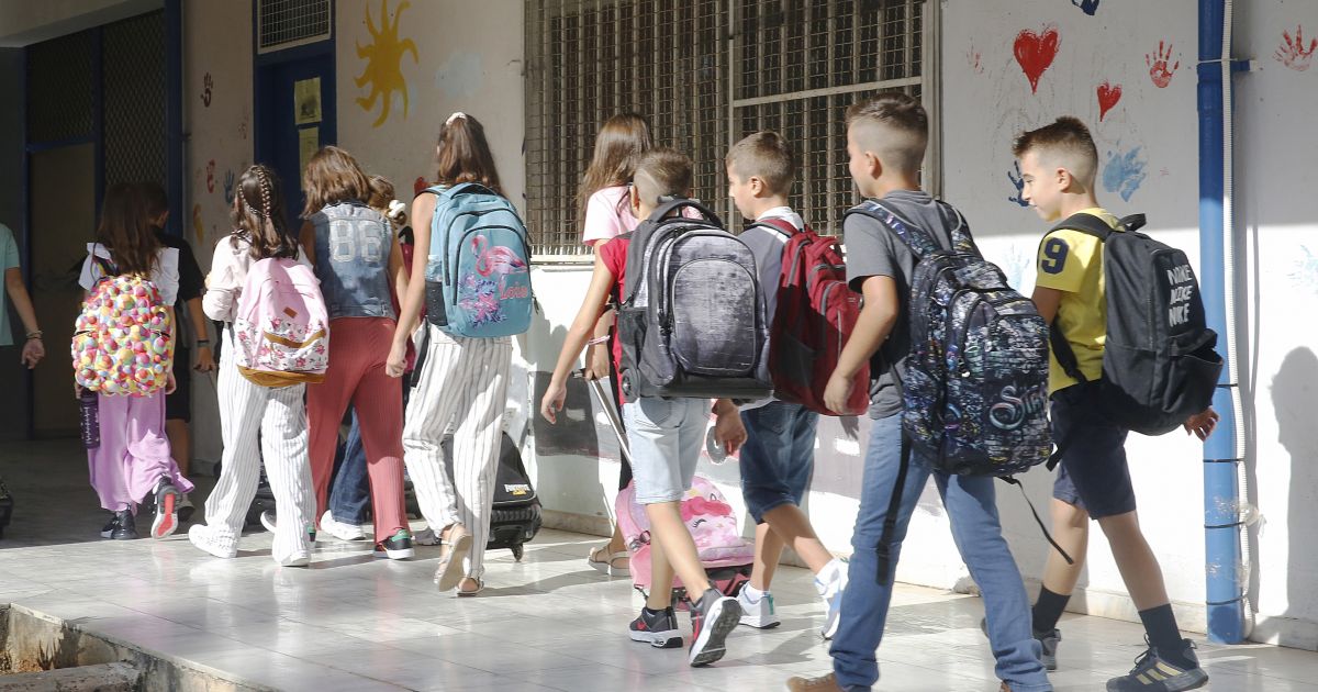 Didesnis gynybos finansavimas atima pinigus iš vaikų - Respublika.lt