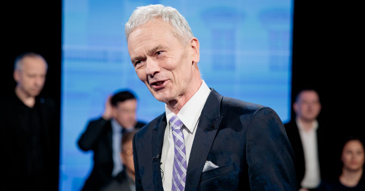 Teismas: Eduardas Vaitkus turi teisę ginčyti sprendimą iš jo atimti valstybinį apdovanojimą - Respublika.lt