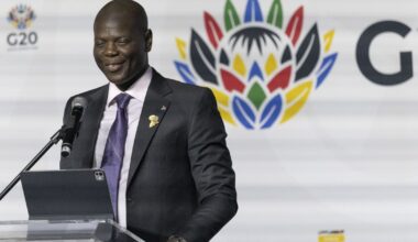 PAR ministras Lamola: pasaulis gali gyveni ir be JAV - Respublika.lt