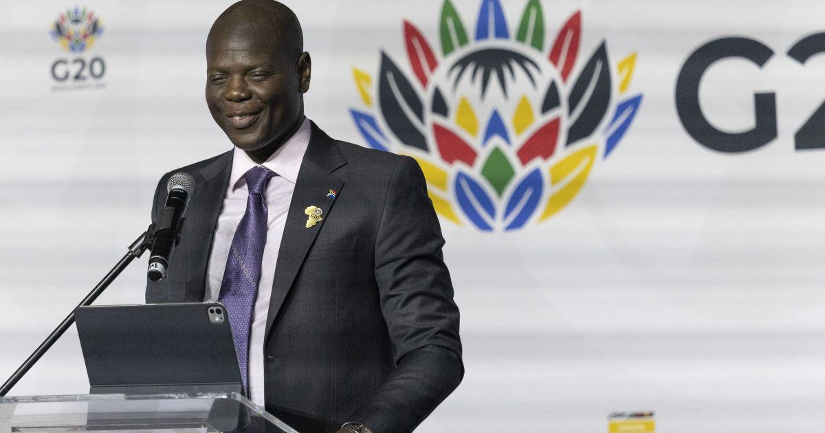 PAR ministras Lamola: pasaulis gali gyveni ir be JAV - Respublika.lt