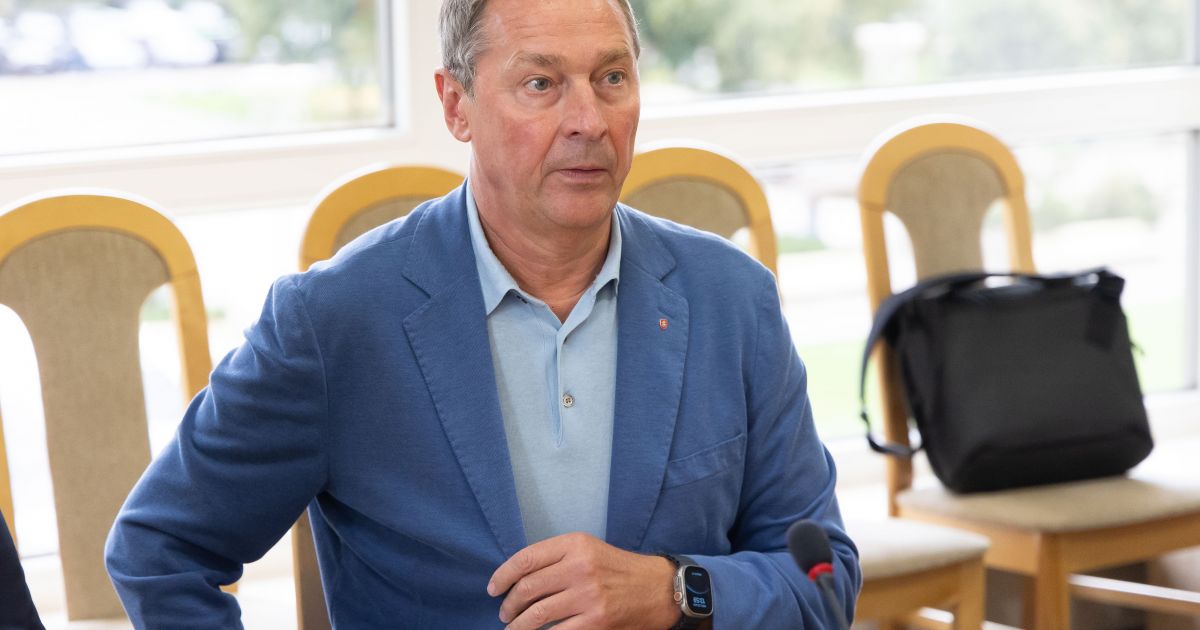 Antikorupcijos komisija pritarė Zuoko siūlymui pradėti tyrimą dėl kontrabandos - Respublika.lt