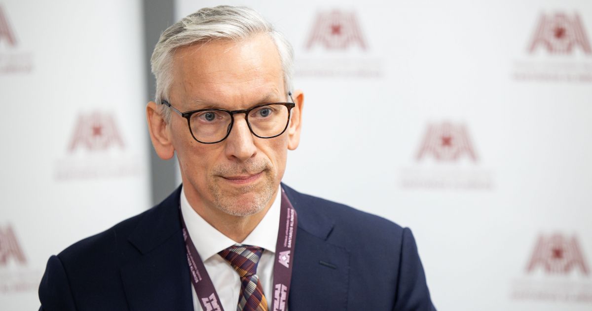 „Karštas taškas": Santaros klinikų vadovas pripažįsta apie buvusias įtampas Neurochirurgijos centre - Respublika.lt