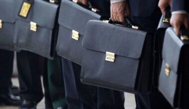 Siūloma praplėsti ratą politikų, kuriems nereikia nei išsilavinimo, nei reputacijos - Respublika.lt