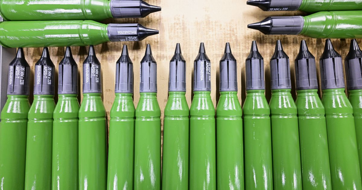 Ginklų parduotuvė iš JAV apgavo Ukrainą - Respublika.lt