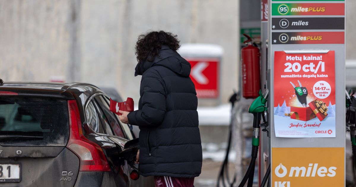 Pradėjo didėti skirtumas tarp benzino ir dyzelino kainų - Respublika.lt