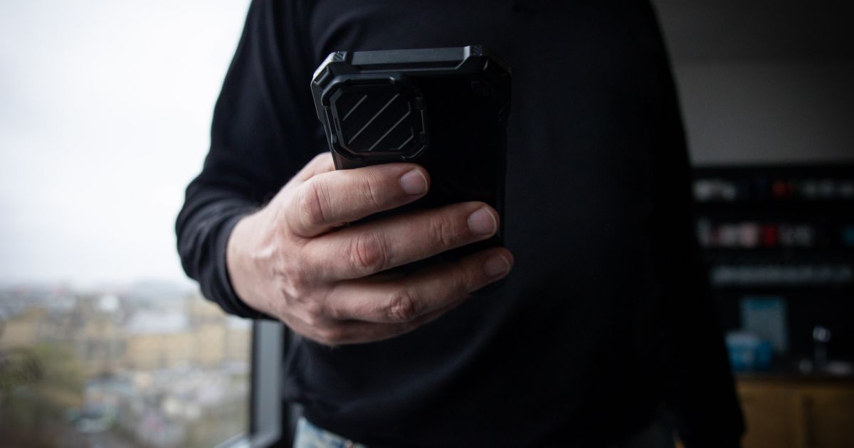 Už pinigų išviliojimą organizuotą grupę sodina už grotų - Respublika.lt