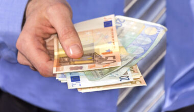 Netrukus didės minimali alga: paaiškino, už ką dėl to mokėsite daugiau | Verslas