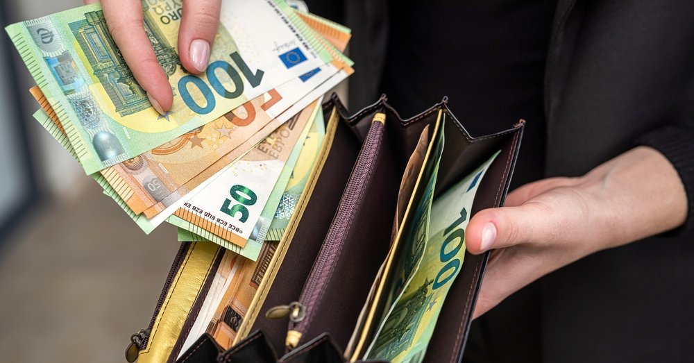 Pardavimų specialistų atlyginimai: kuriuose miestuose ir sektoriuose moka daugiausiai | Verslas