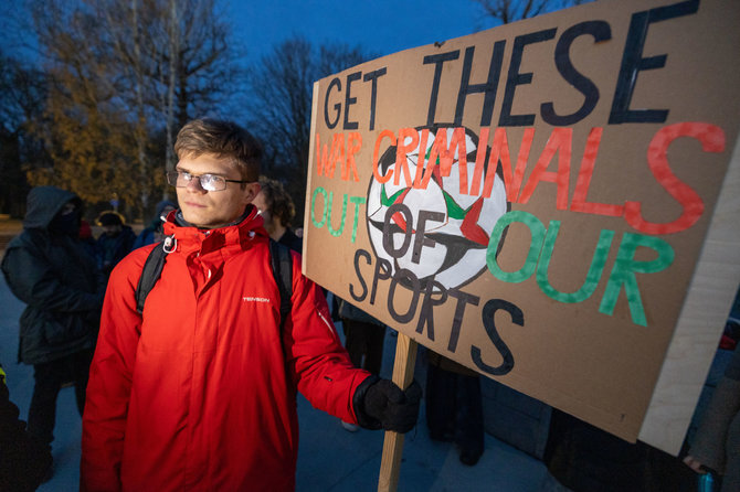 Teodoro Biliūno / BNS nuotr./„Poppies Palestine Action“ prie Dariaus ir Girėno stadiono