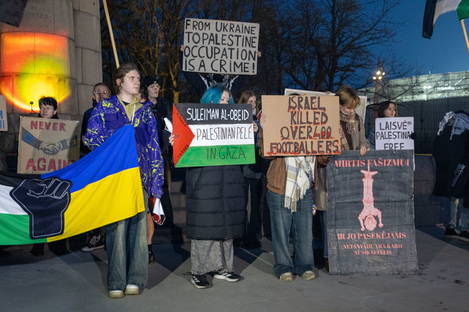 Teodoro Biliūno / BNS nuotr./„Poppies Palestine Action“ prie Dariaus ir Girėno stadiono
