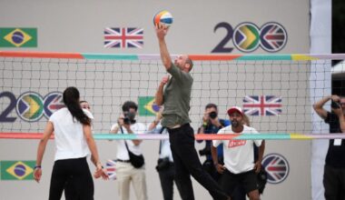 Princas Williamas Rio de Žaneire prieš klimato kaitos konferenciją žaidė futbolą ir tinklinį